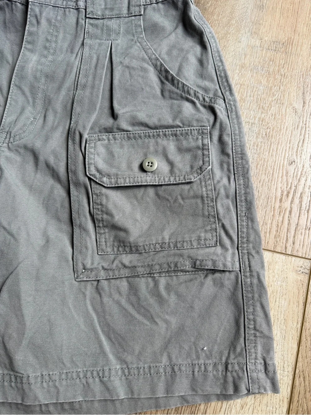Cabela's Cargo Shorts with Multiple Pockets women’s size 4